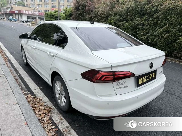 Volkswagen Bora id 4236279 из Китая 9