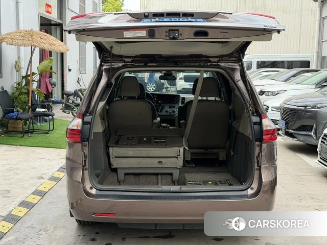 Toyota Sienna id 4239684 из Китая 16