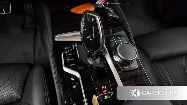 BMW 5 Series (G30) id 3047908 из Кореи 19