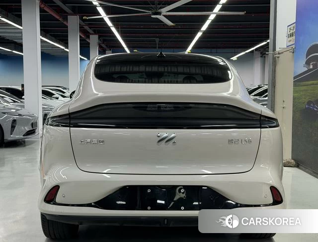 Zhiji Automobile Zhiji LS6 id 4238768 из Китая 9
