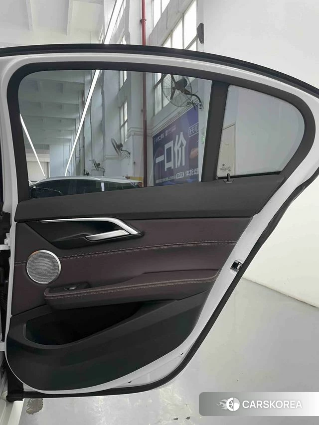 BMW 1 series id 4298549 из Китая 19