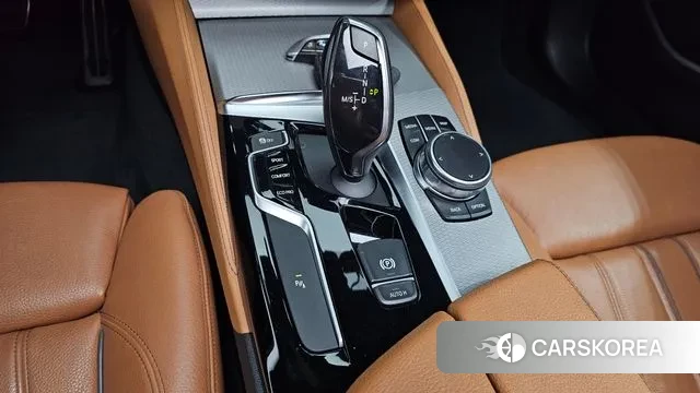 BMW 5 Series (G30) id 3357298 из Кореи 19