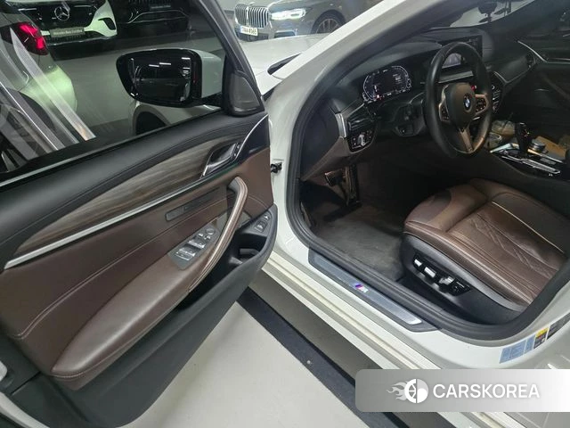 BMW 5 Series (G30) id 4392617 из Кореи 10