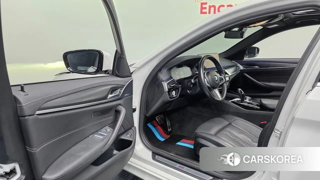 BMW 5 Series (G30) id 4735841 из Кореи 32