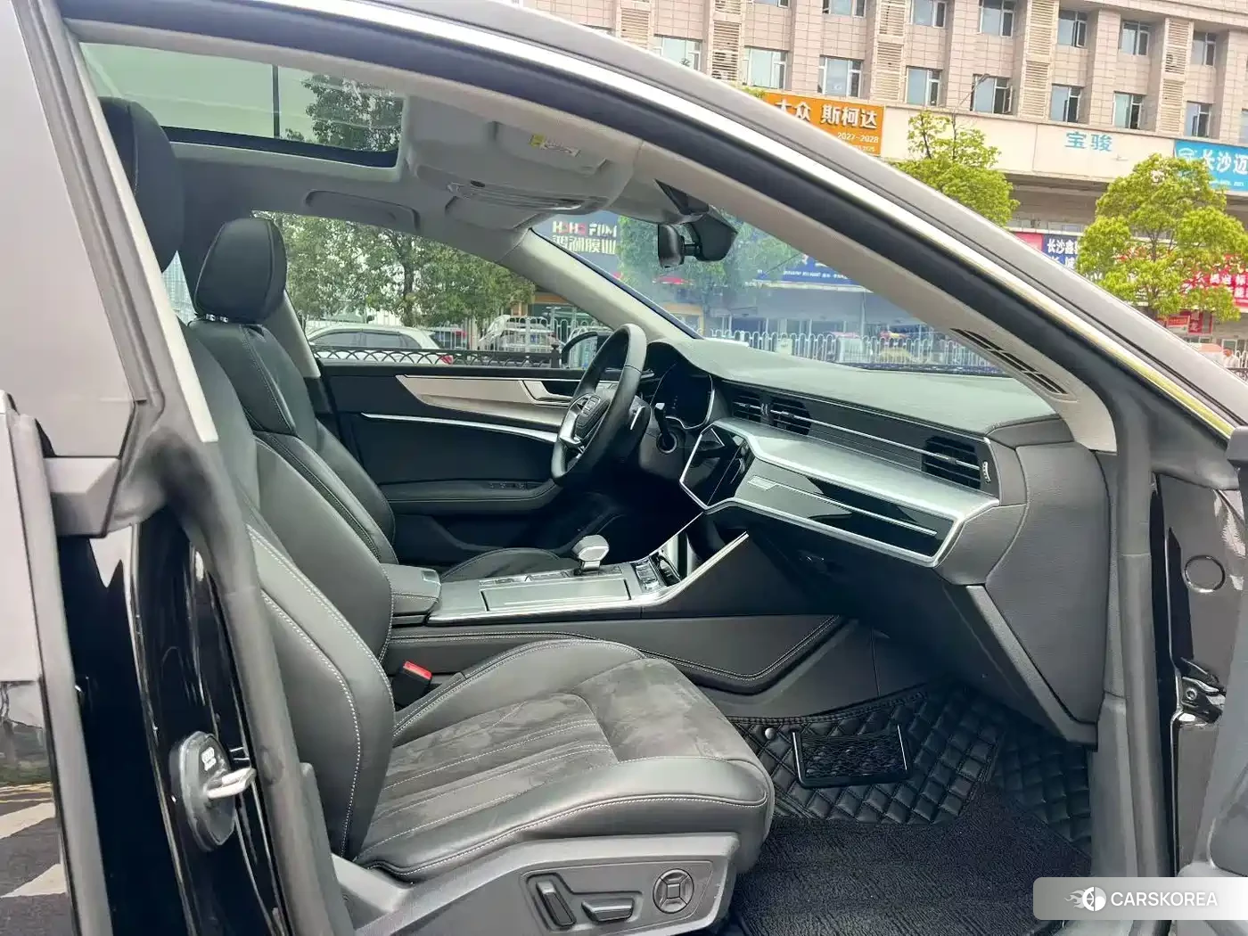Audi A7L id 4655241 из Китая 9