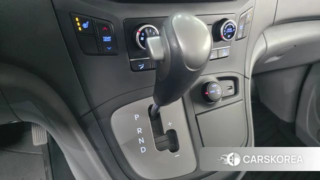 Hyundai The New Grand Starex id 3867156 из Кореи 19