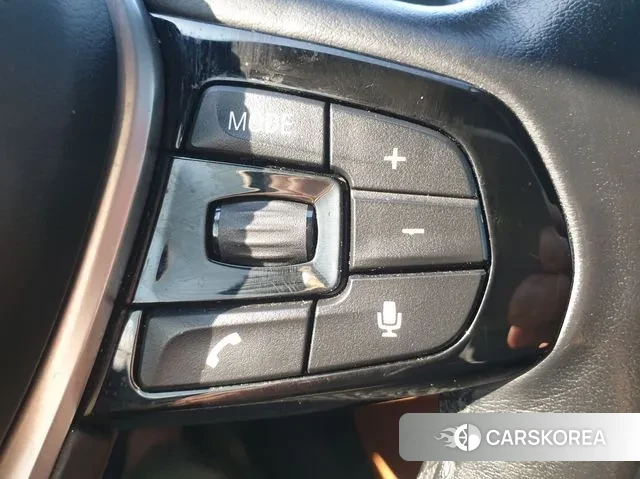 BMW 5 Series (G30) id 3403307 из Кореи 19