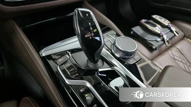 BMW 5 Series (G30) id 3839539 из Кореи 19