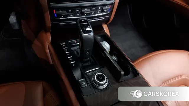 Maserati Quattroporte id 3324410 из Кореи 19