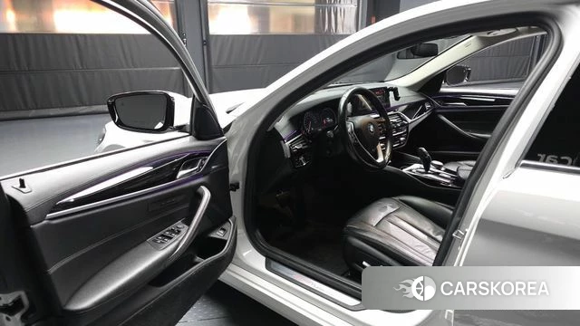 BMW 5 Series (G30) id 3834726 из Кореи 18