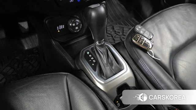 Jeep Renegade id 3911917 из Кореи 19