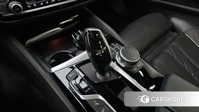 BMW 5 Series (G30) id 3004146 из Кореи 19