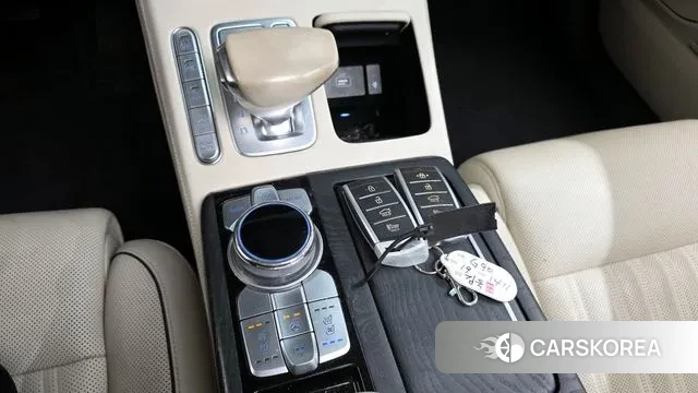 Genesis G90 id 3439618 из Кореи 19