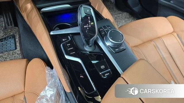 BMW 5 Series (G30) id 3883821 из Кореи 19