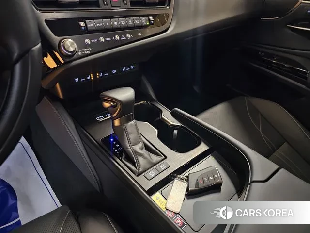 Lexus ES300h 7th generation id 3731924 из Кореи 17