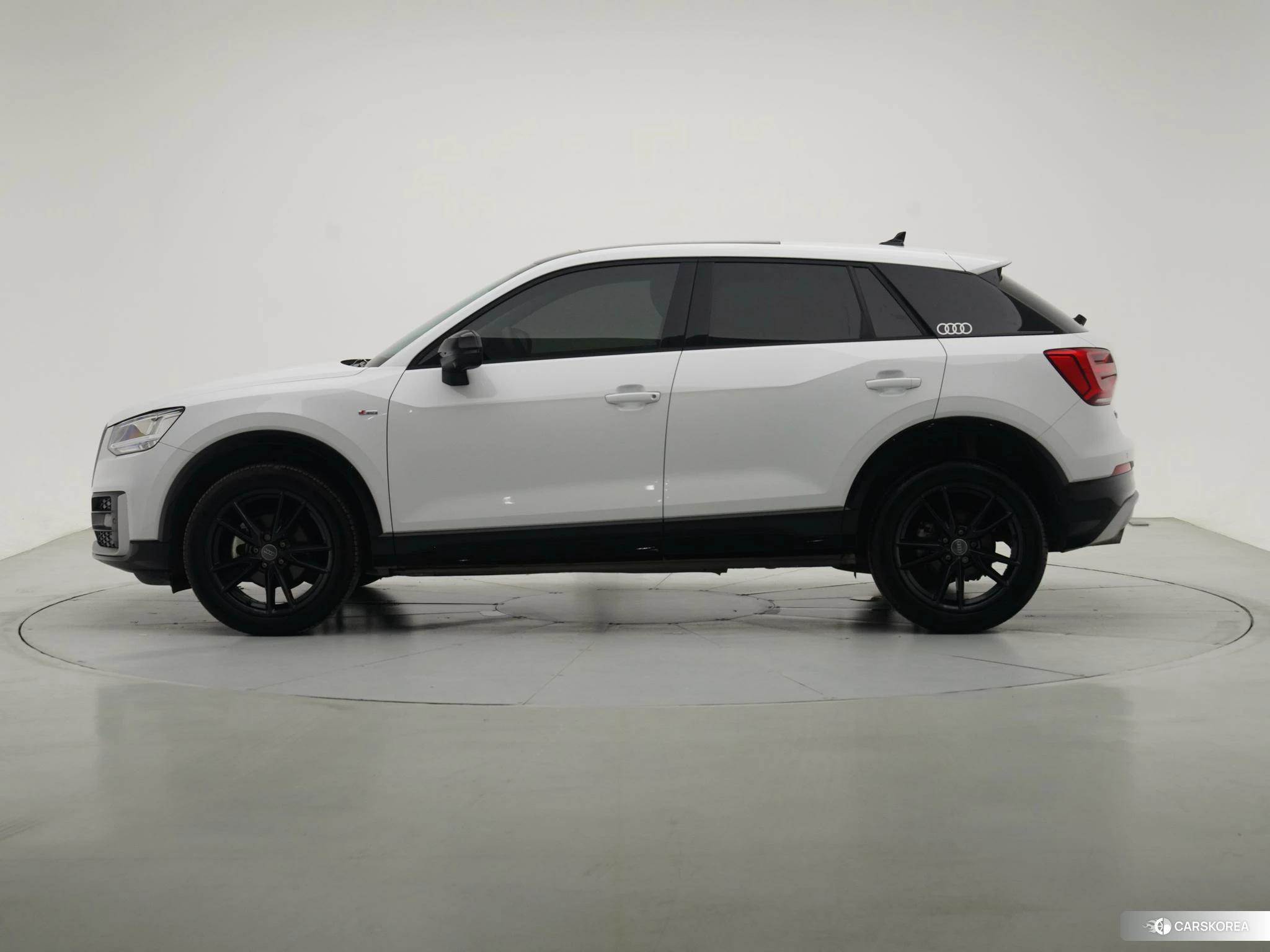 Audi Q2L id 4467901 из Китая 27