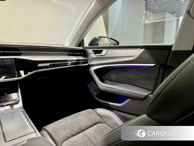 Audi A7L id 3849801 из Китая 29