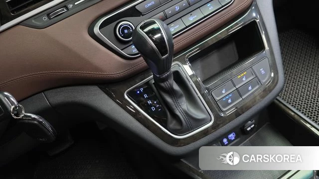 Hyundai The New Grand Starex id 4520601 из Кореи 19
