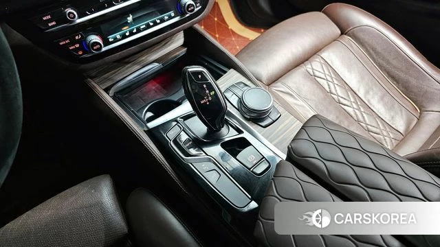 BMW 5 Series (G30) id 3899979 из Кореи 19