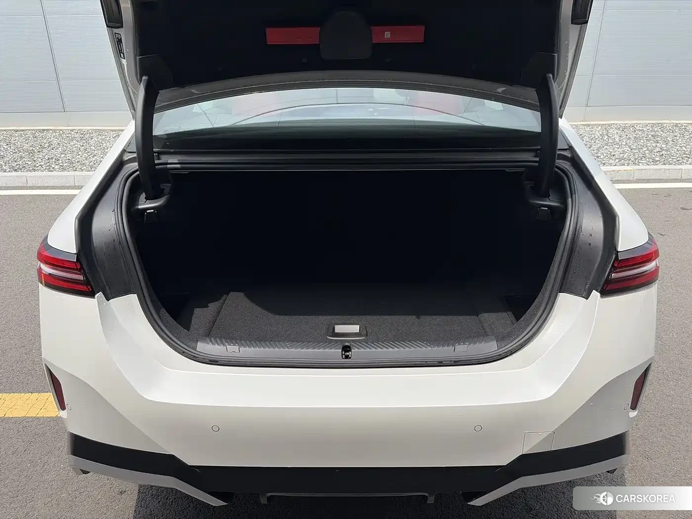 BMW i5 id 4606960 из Китая 12