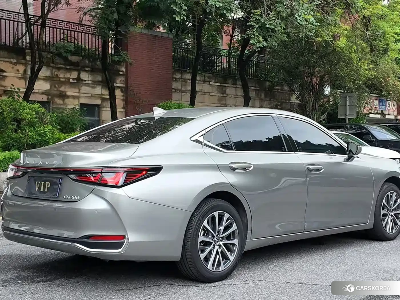 Lexus ES id 4589178 из Китая 12