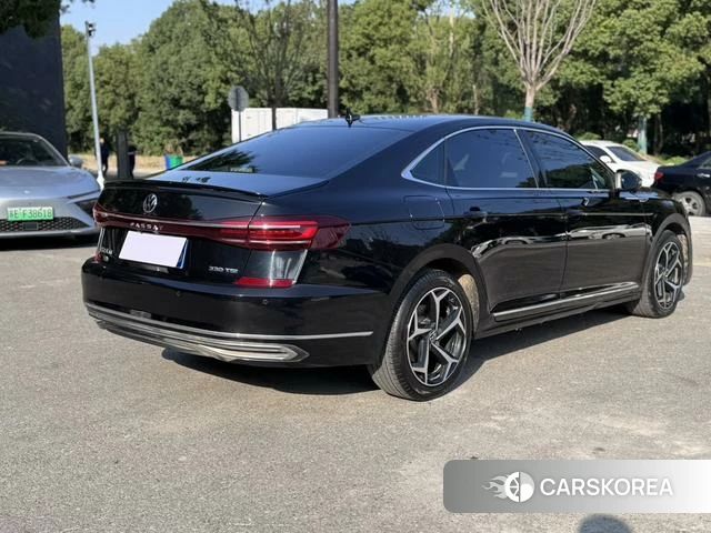 Volkswagen Passat id 4271872 из Китая 9