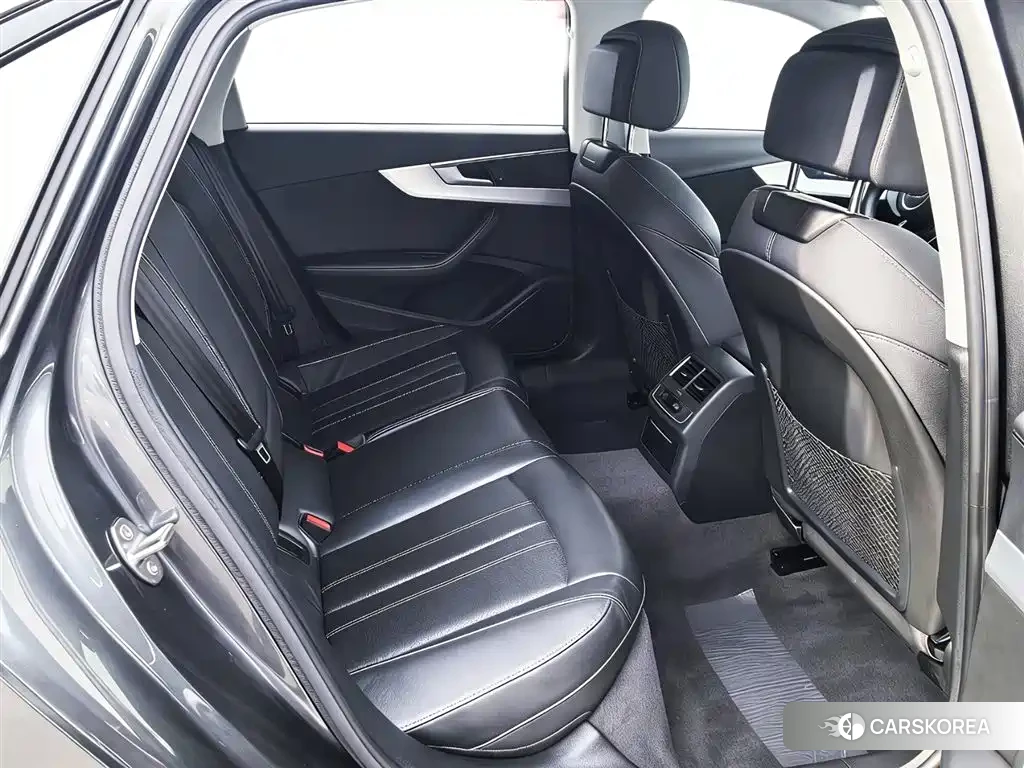 Audi A4L id 4576589 из Китая 9