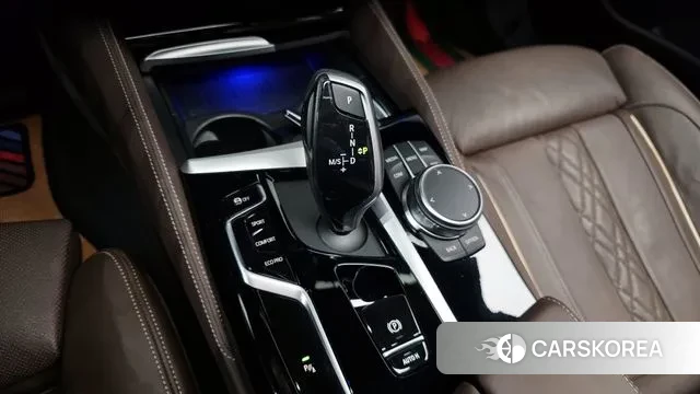 BMW 5 Series (G30) id 3472531 из Кореи 19