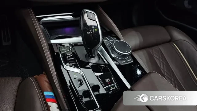 BMW 5 Series (G30) id 3384840 из Кореи 19