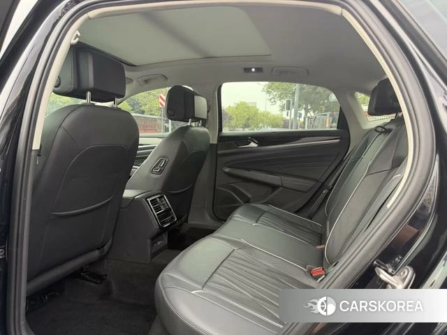 Volkswagen Passat id 4290492 из Китая 9