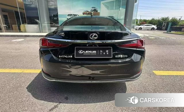 Lexus ES id 4239849 из Китая 11