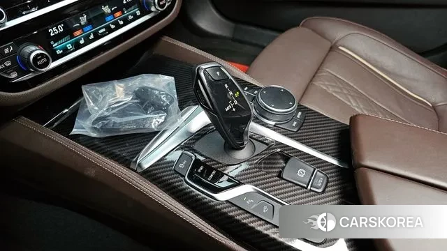 BMW 5 Series (G30) id 3736808 из Кореи 19