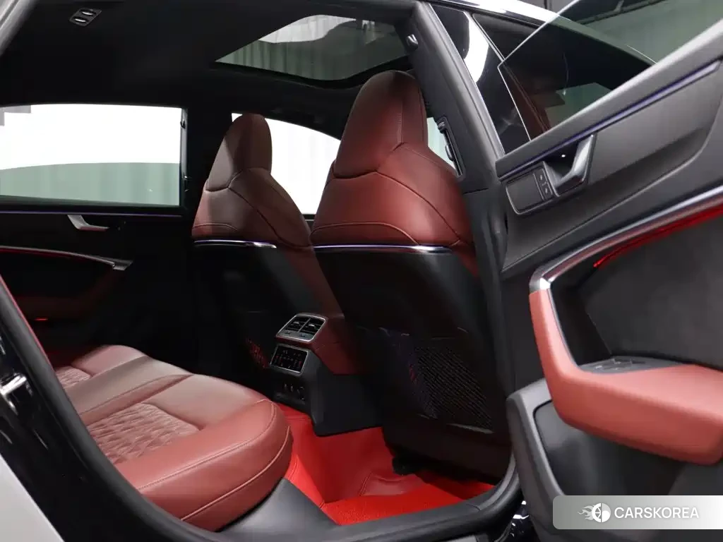 Audi A7L id 4622693 из Китая 29