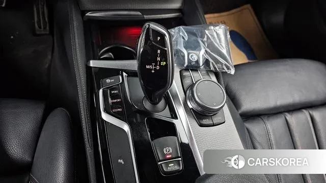 BMW 5 Series (G30) id 3449799 из Кореи 19