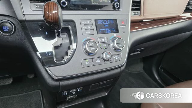 Toyota Sienna id 3796036 из Кореи 19