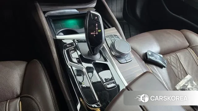 BMW 5 Series (G30) id 3361953 из Кореи 19