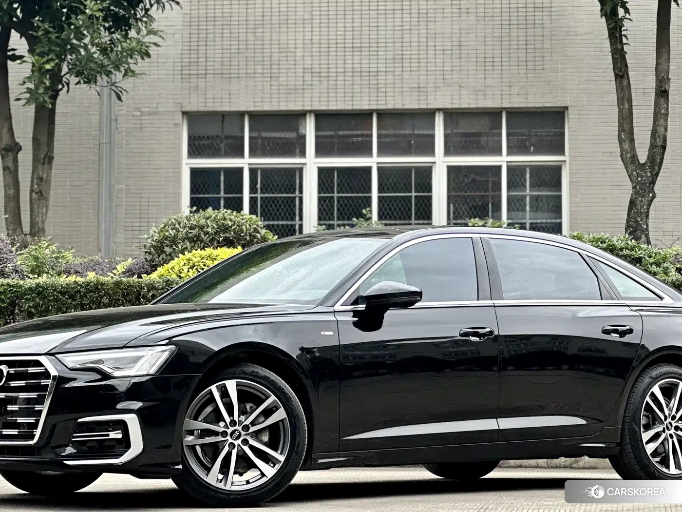 Audi A6L id 4599721 из Китая 9