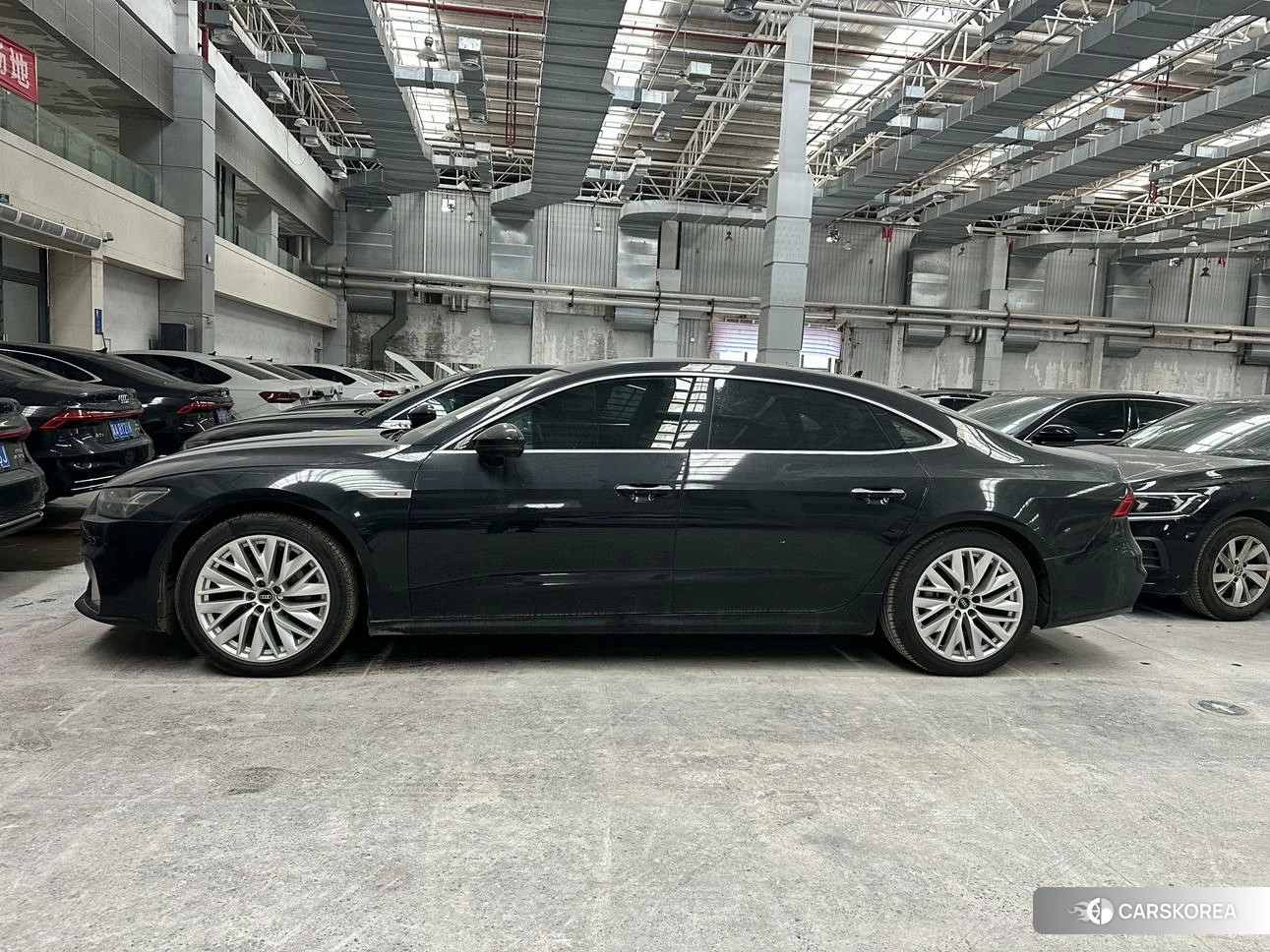 Audi A7L id 4479752 из Китая 16