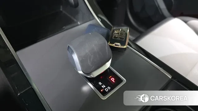 Land Rover Range Rover Velar id 3538492 из Кореи 19