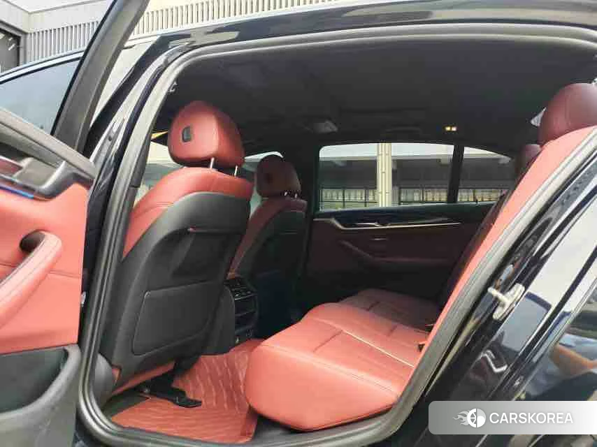 BMW 5 series PHEV id 4498816 из Китая 9