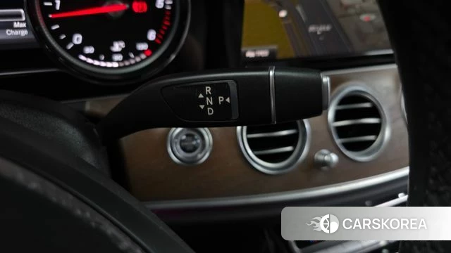 Mercedes-Benz E-Class W213 id 4672772 из Кореи 35