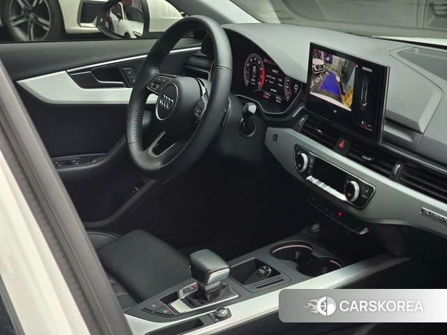 Audi A4L id 4260340 из Китая 21