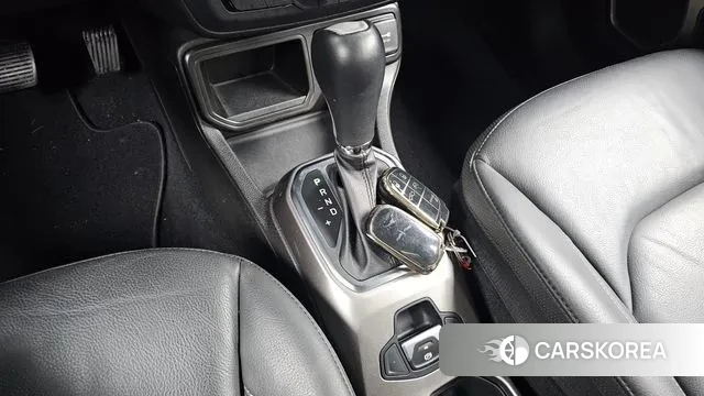 Jeep Renegade id 3660310 из Кореи 19