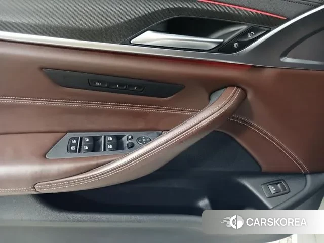 BMW 5 Series (G30) id 3193334 из Кореи 19