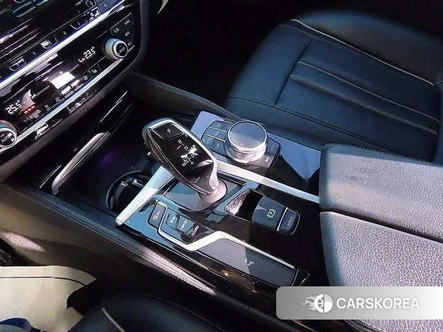 BMW 5 Series (G30) id 3761099 из Кореи 19