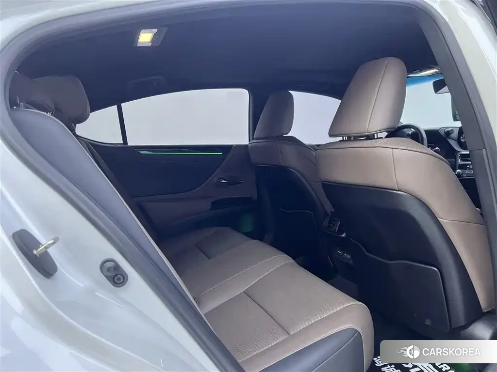Lexus ES id 4589090 из Китая 25