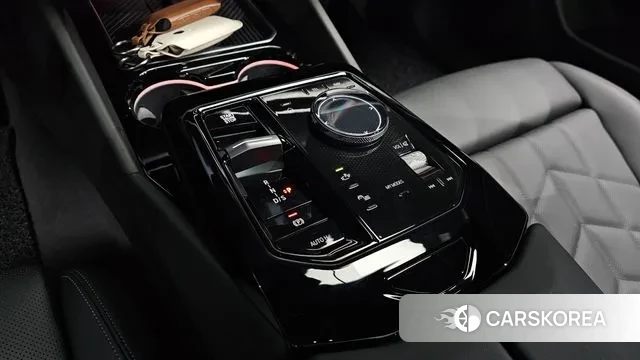 BMW 5 Series (G60) id 3609968 из Кореи 19