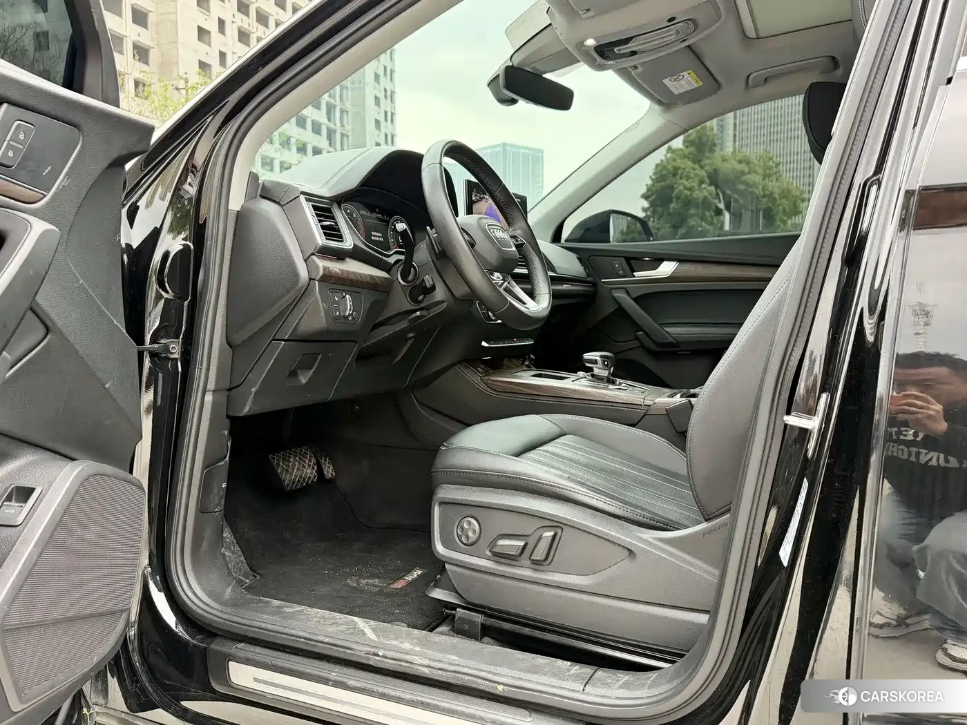Audi Q5L id 4546339 из Китая 16
