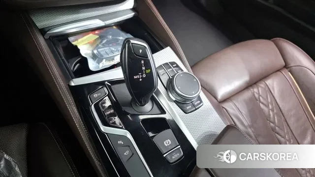 BMW 5 Series (G30) id 3307940 из Кореи 19