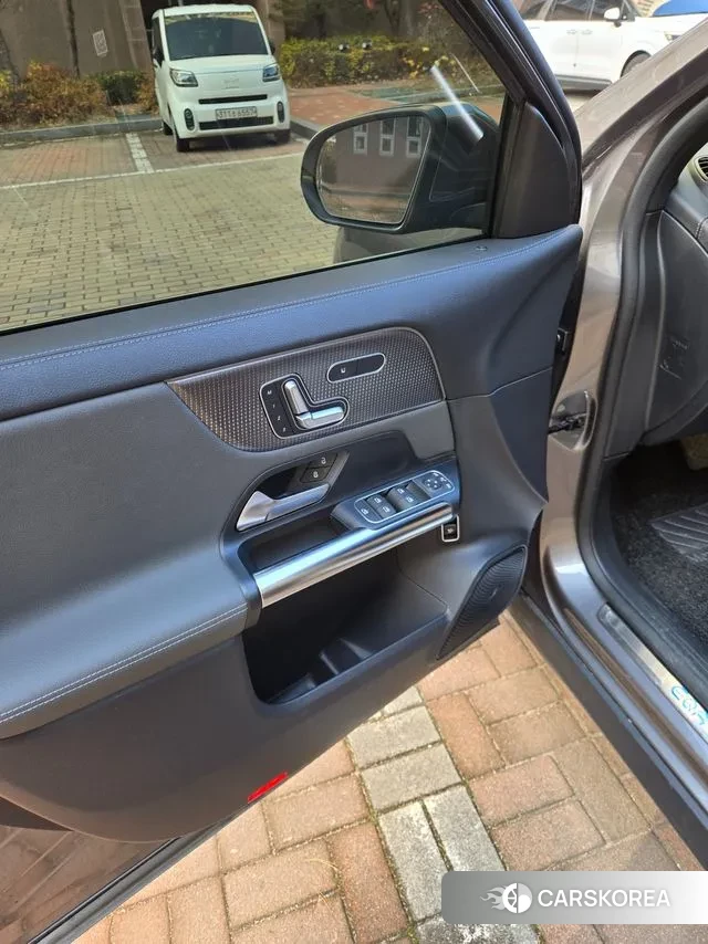 Mercedes-Benz EQA H243 id 3411936 из Кореи 19